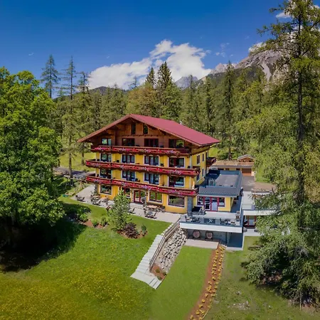 Roesslhof Отель Рамзау